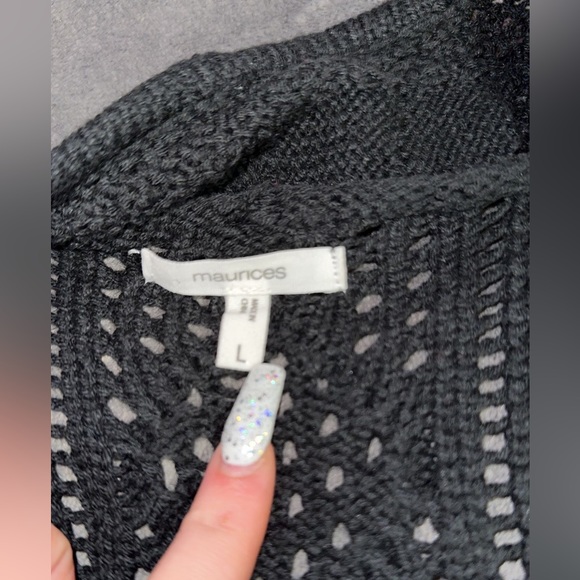 Maurices long cardigan goes to about top of calf on 5’7 height size Large - Picture 2 of 4